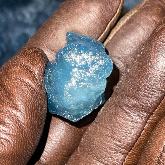 Raw Aquamarine chunk - Picture 5 of 6